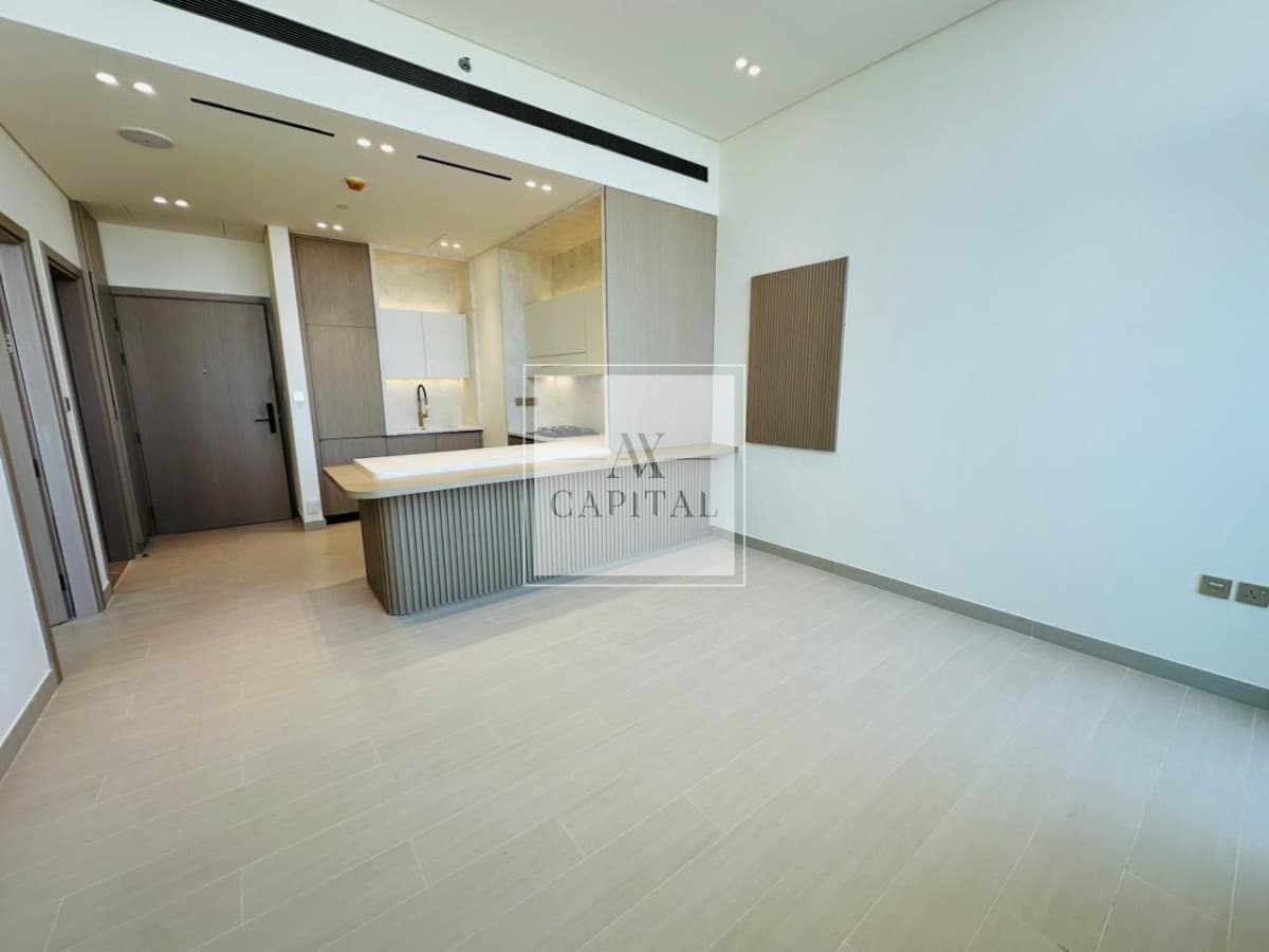 Luxury Living | High Floor | Brand new - 3