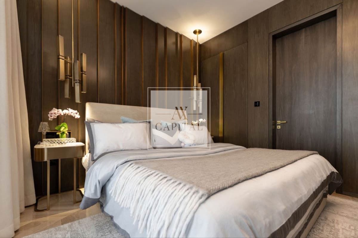 Luxurious I 5BR Plus Office I Furnished | Upgraded - 3