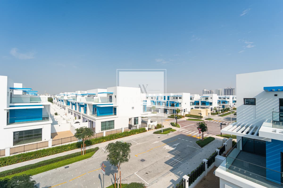 Massive Corner Plot | Brand New | Vacant - 3