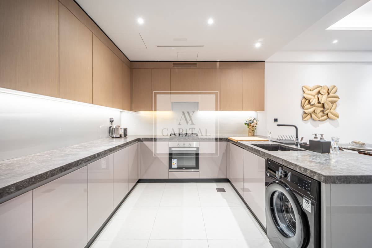 Spacious 1 BR | Bills Included | Luxurious - 3