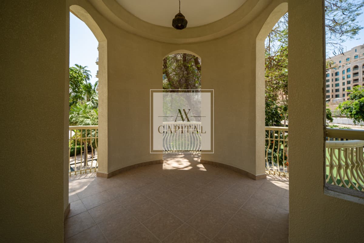 Spacious Layout | Vacant | Beach Access