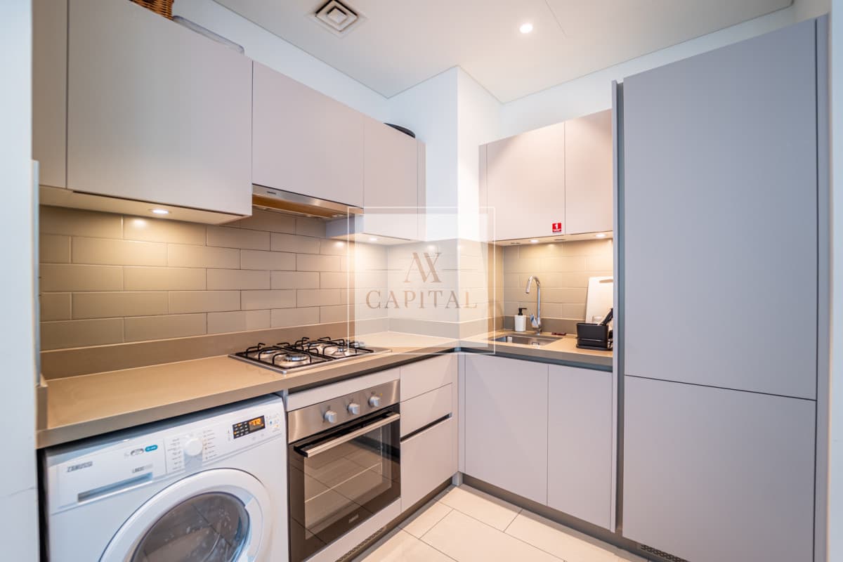 Furnished | Pool and Burj View | Mid Floor - 3