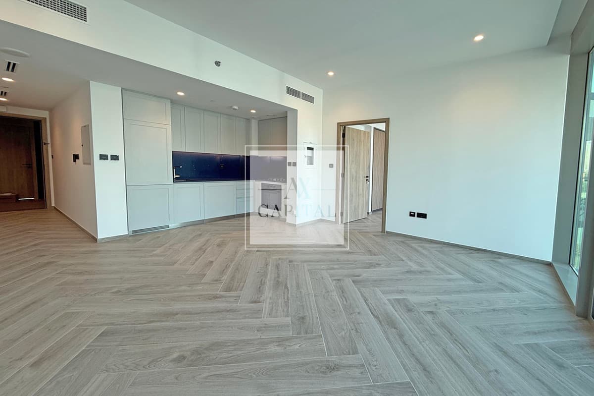 Peninsula | Vacant | Canal View | Move in Ready