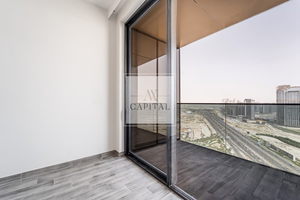 High Floor Living | Elegant Studio | Canal View