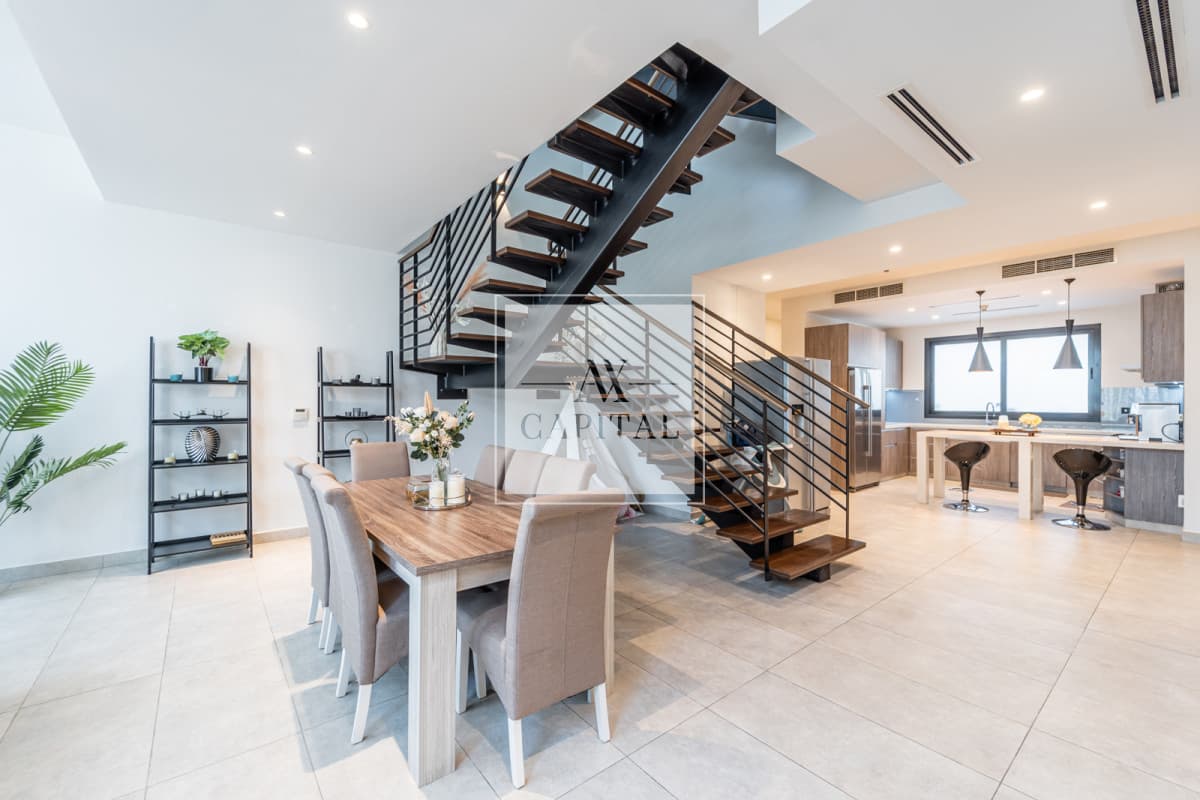 Stunning 4 Bedrooms | Maid Room | Near mall - 3
