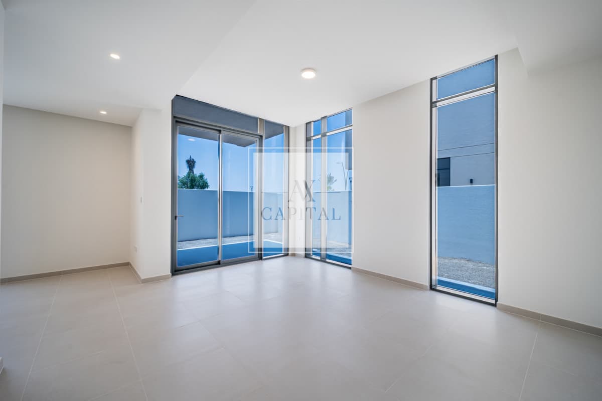 Single Row | Landscaped | Prime Location - 2