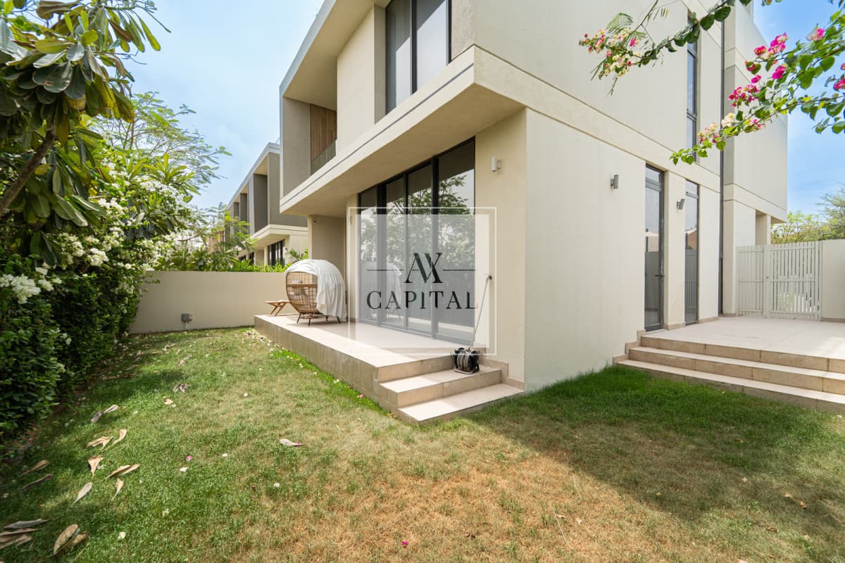 Vacant| Standalone |Rare unit | 3bed + maids - 2