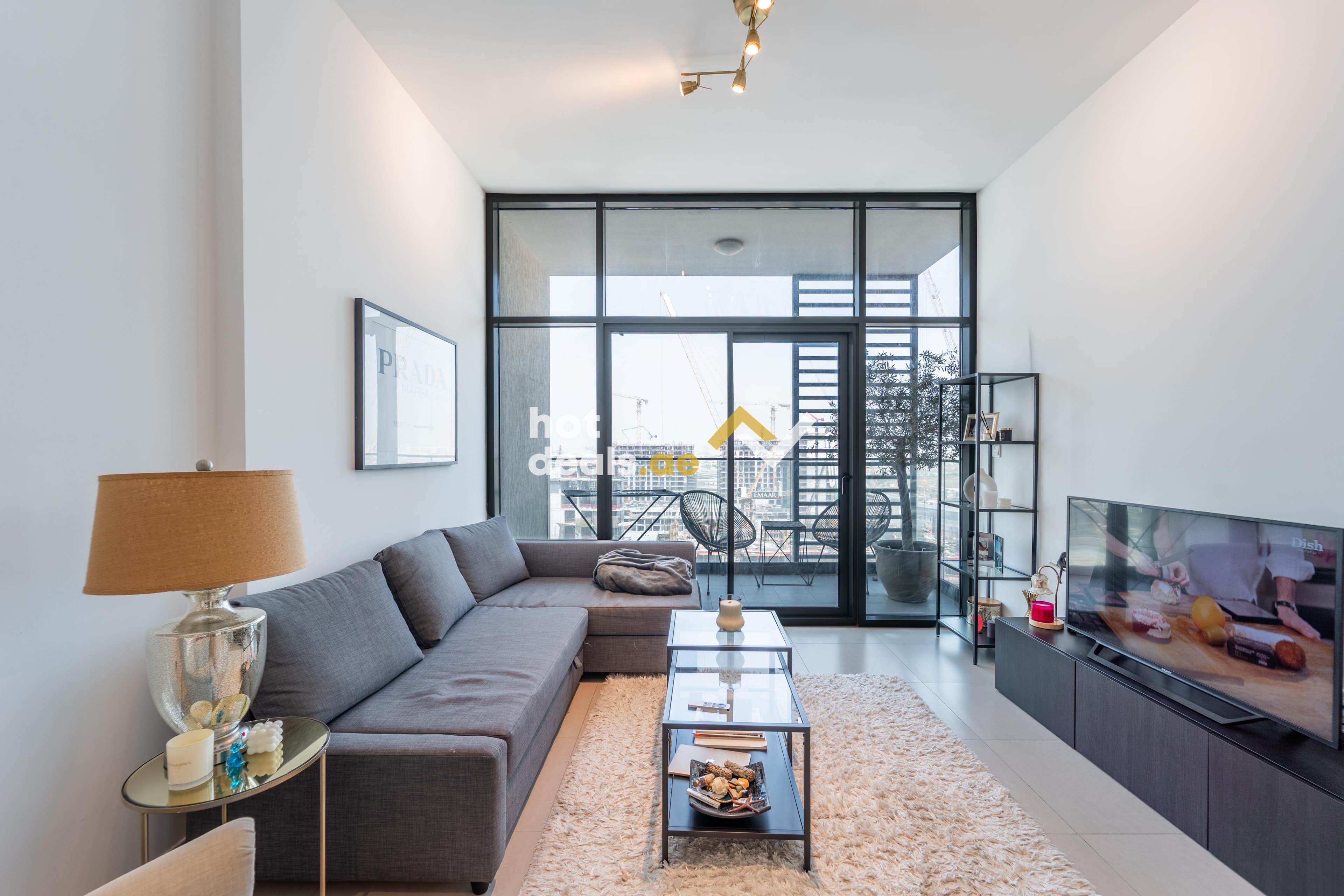 Mid floor l Close to Park l Unfurnished